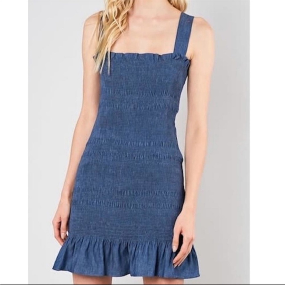Do+Be Blue Chambray Smocked Mini Dress NWT Size Small - Picture 2 of 13